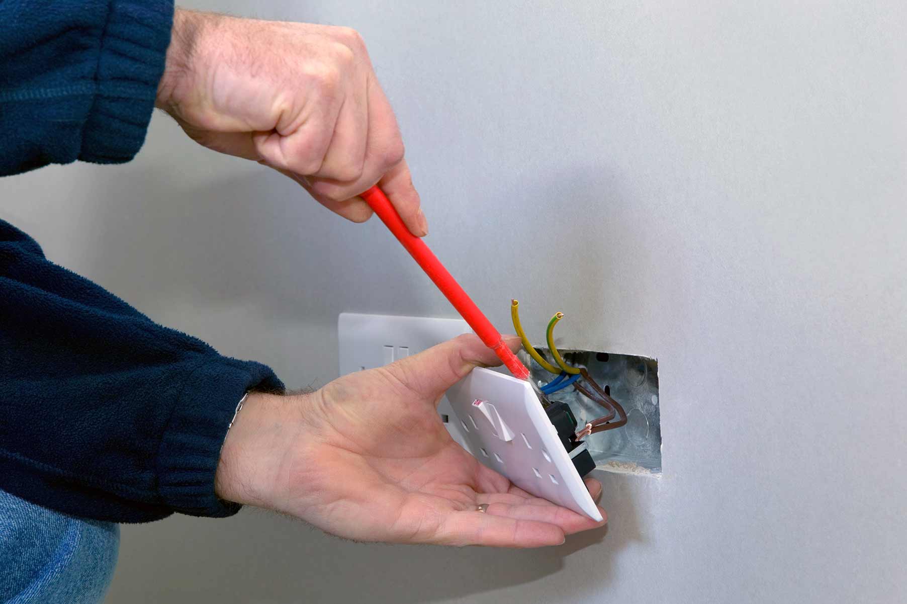 Our electricians can install plug sockets for domestic and commercial proeprties in Wisbech and the local area. 